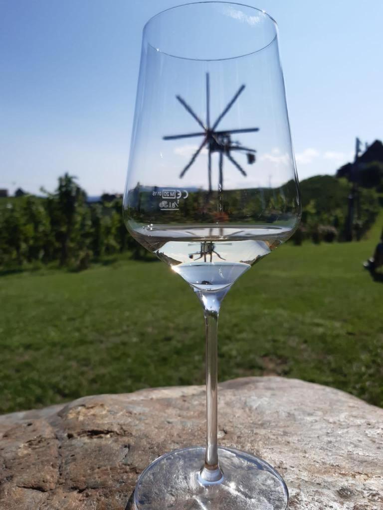 Zweytick Gaestezimmer Weingut Ratsch an der Weinstrasse Bagian luar foto