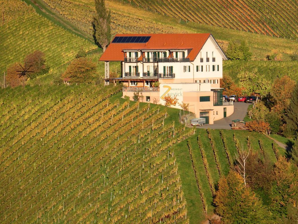 Zweytick Gaestezimmer Weingut Ratsch an der Weinstrasse Bagian luar foto