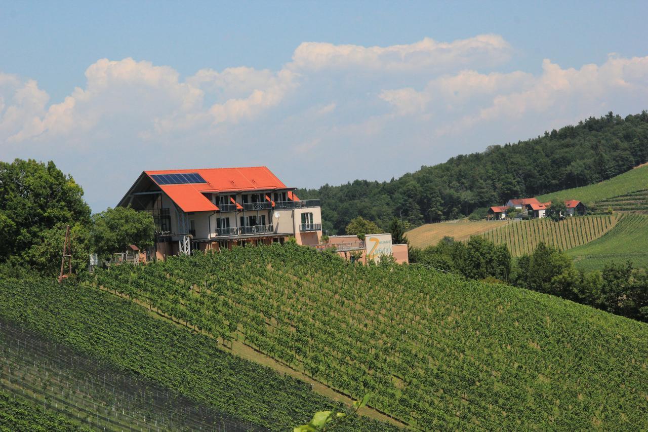 Zweytick Gaestezimmer Weingut Ratsch an der Weinstrasse Bagian luar foto