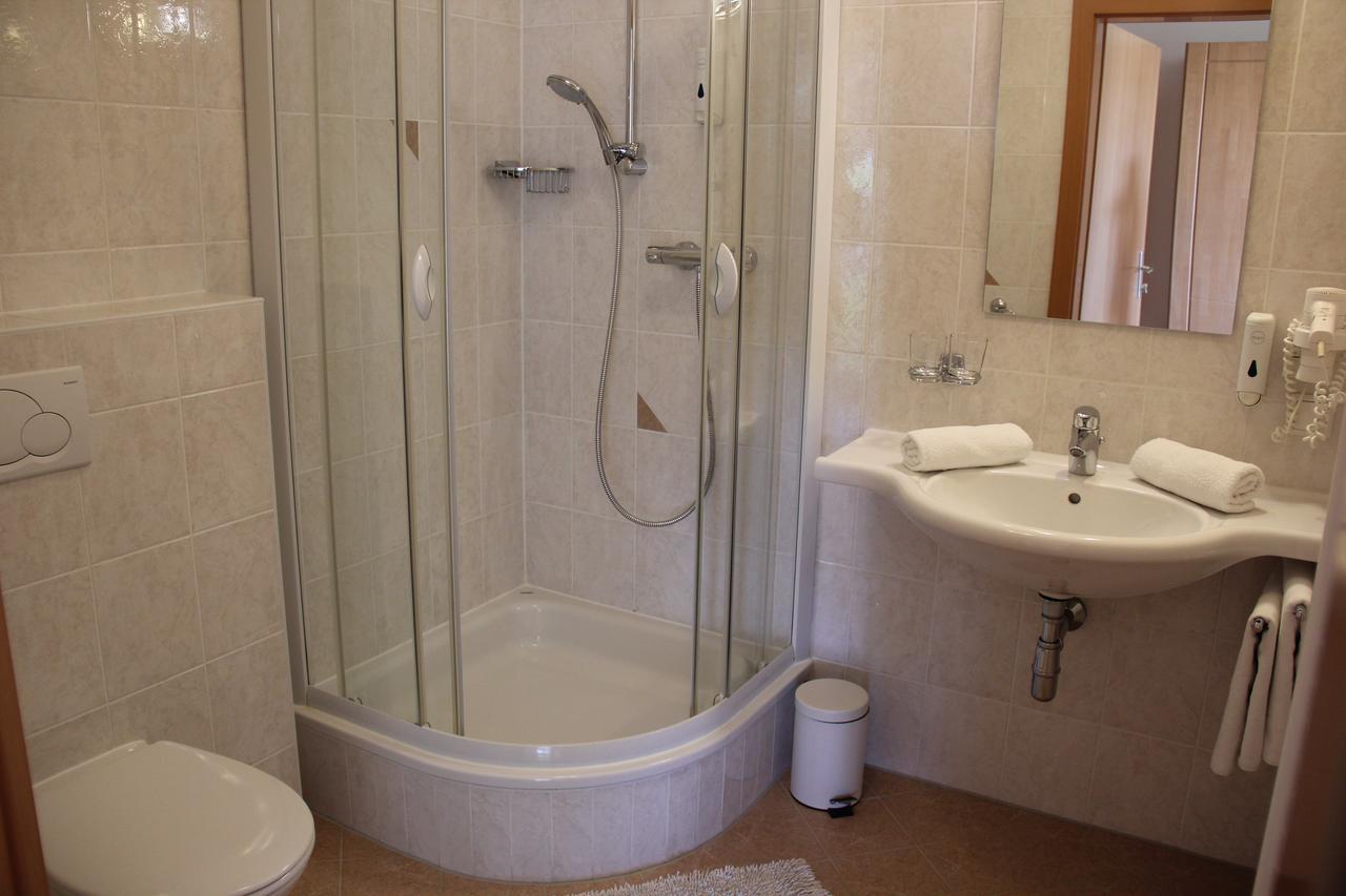 Zweytick Gaestezimmer Weingut Ratsch an der Weinstrasse Bagian luar foto