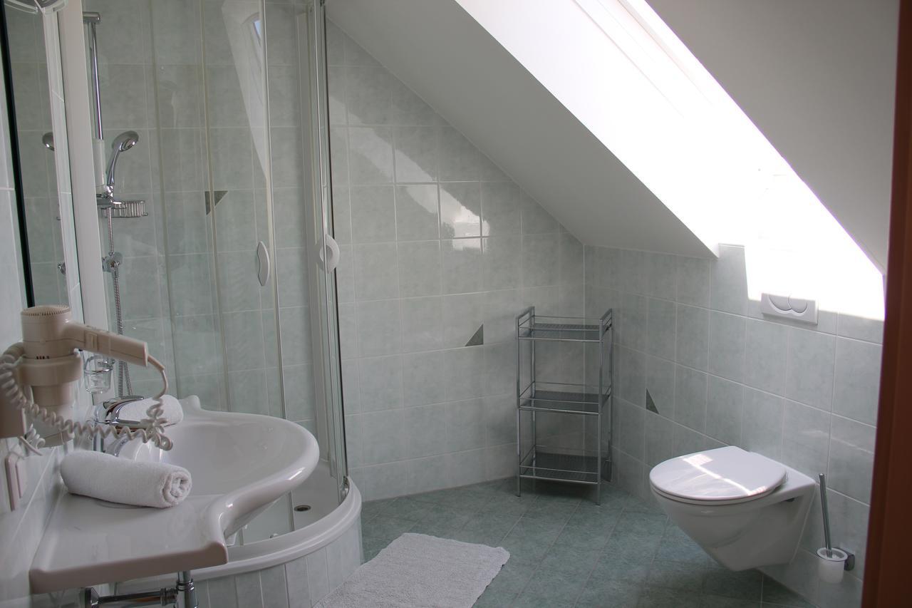 Zweytick Gaestezimmer Weingut Ratsch an der Weinstrasse Bagian luar foto